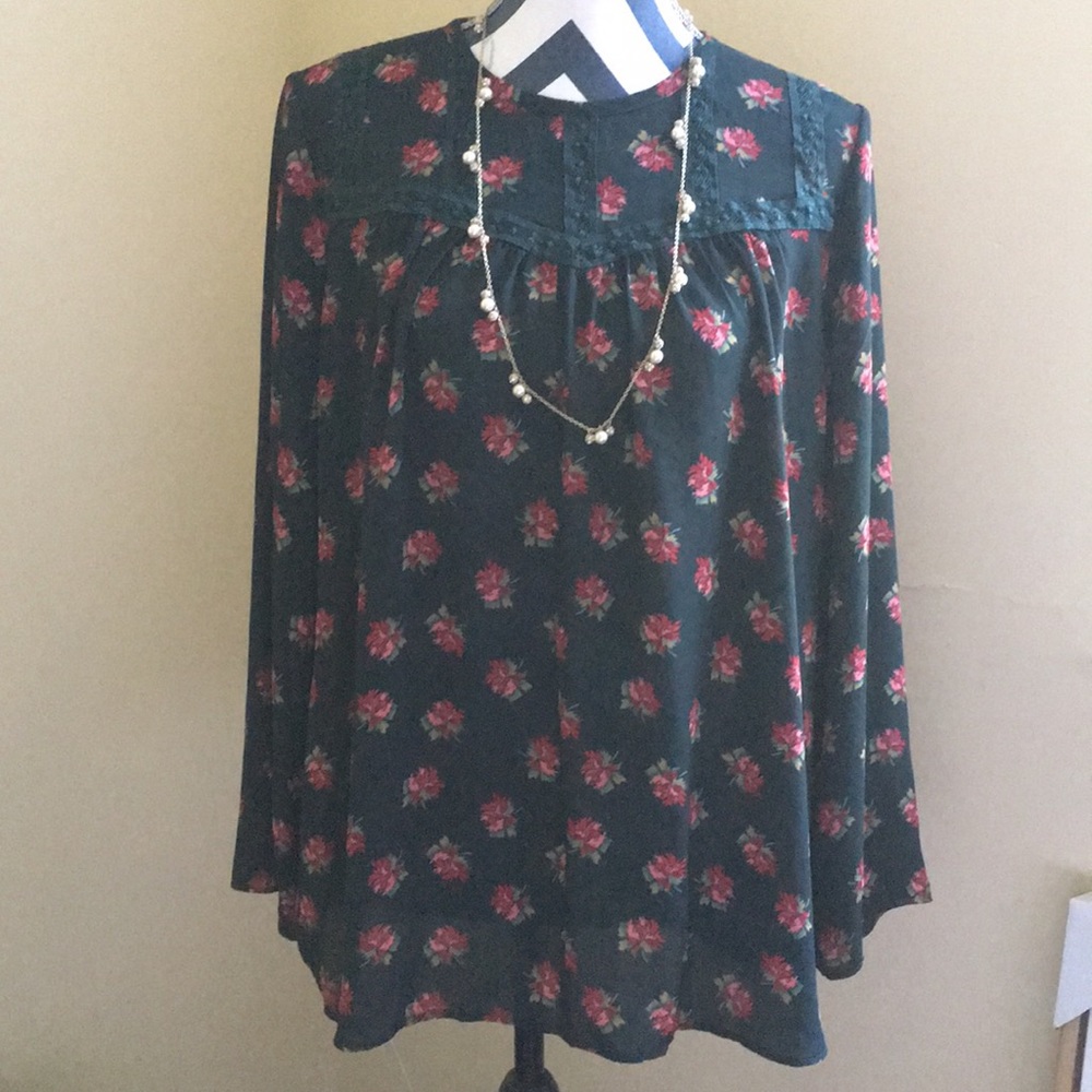 LOFT Maternity Green Floral Mixed Media Blouse